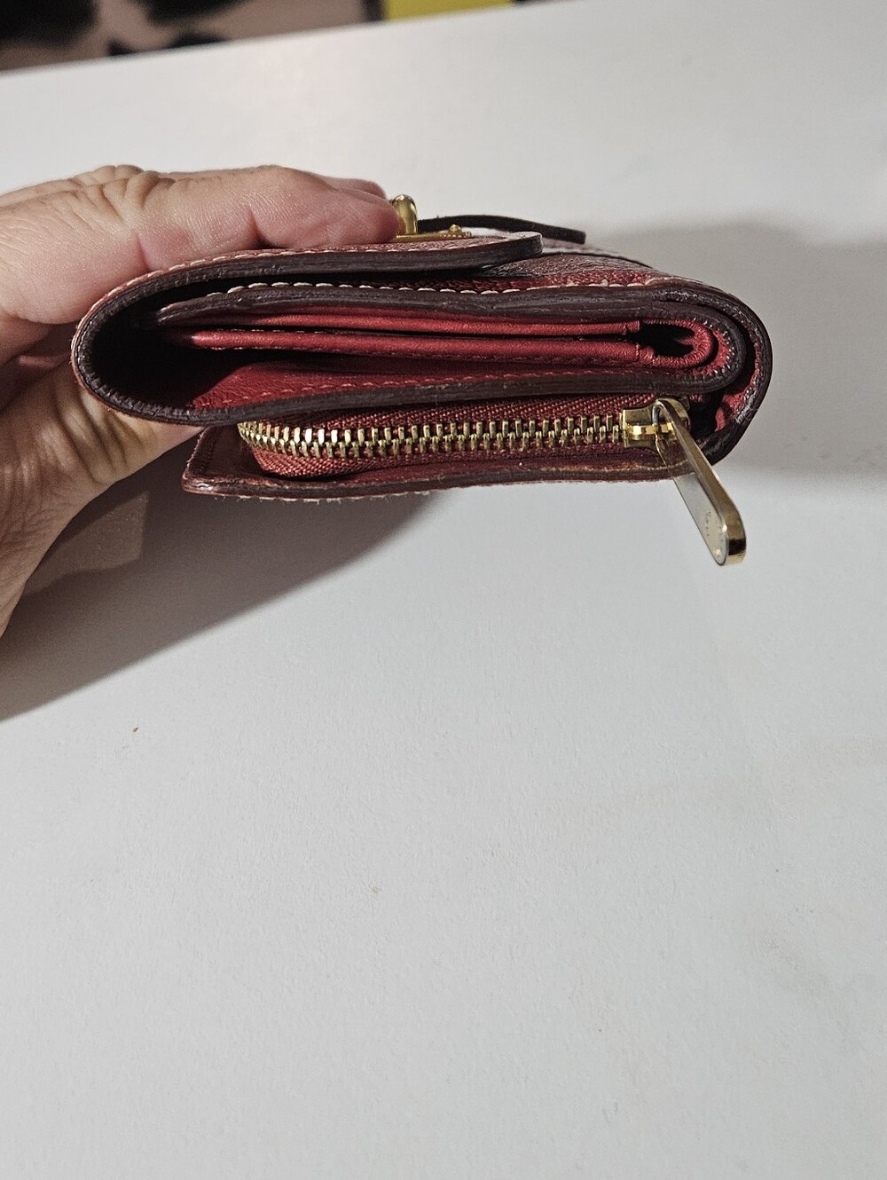 Red Louis Vuitton Suhali Portefeuille Le Favori Compact Wallet - Picture 9 of 14